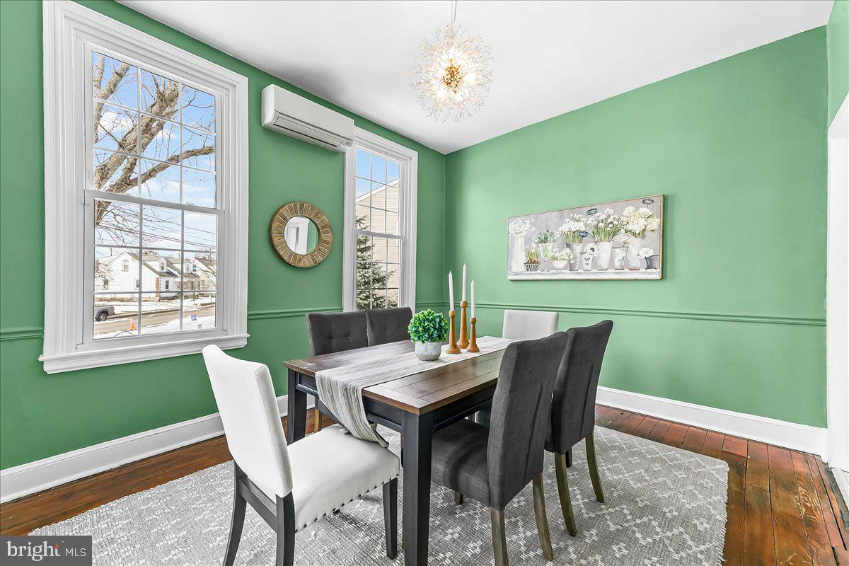 204 Rutledge Avenue Folsom, PA 19033 - Photo 11 of 37 a view of a dining room with furniture and a window