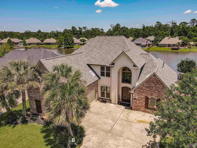 $575,000 | 18120 Manning Drive, Prairieville, LA 70769