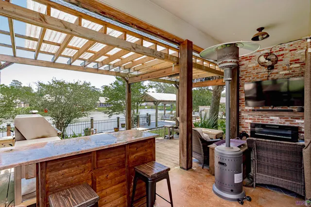 $567,000 | 18120 Manning Drive, Prairieville, LA 70769