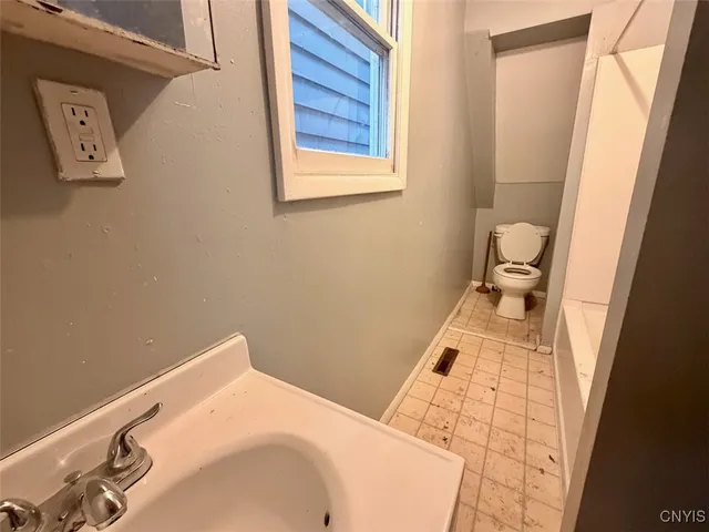 $159,900 | 7 Dublin Street, Oswego, NY 13126