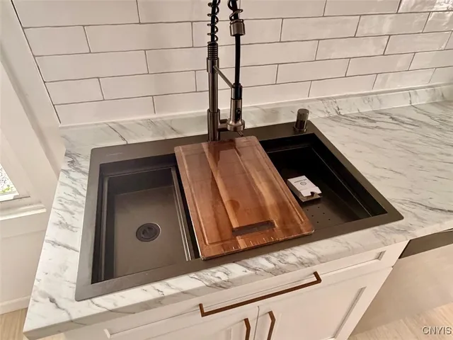 $159,900 | 7 Dublin Street, Oswego, NY 13126