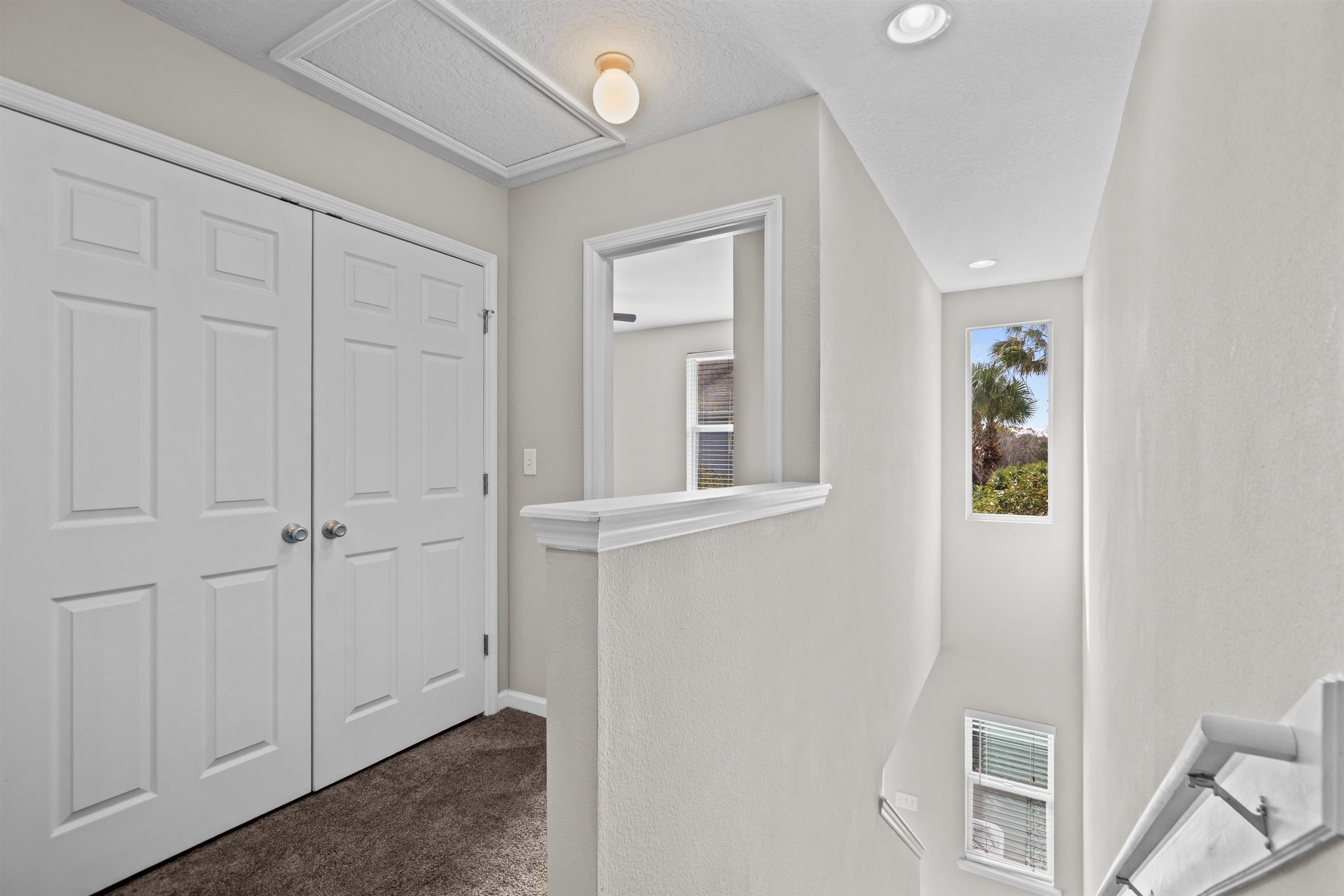 24 Islander Court St. Augustine, FL 32080 - Photo 12 of 35 a view of an entryway with wooden floor