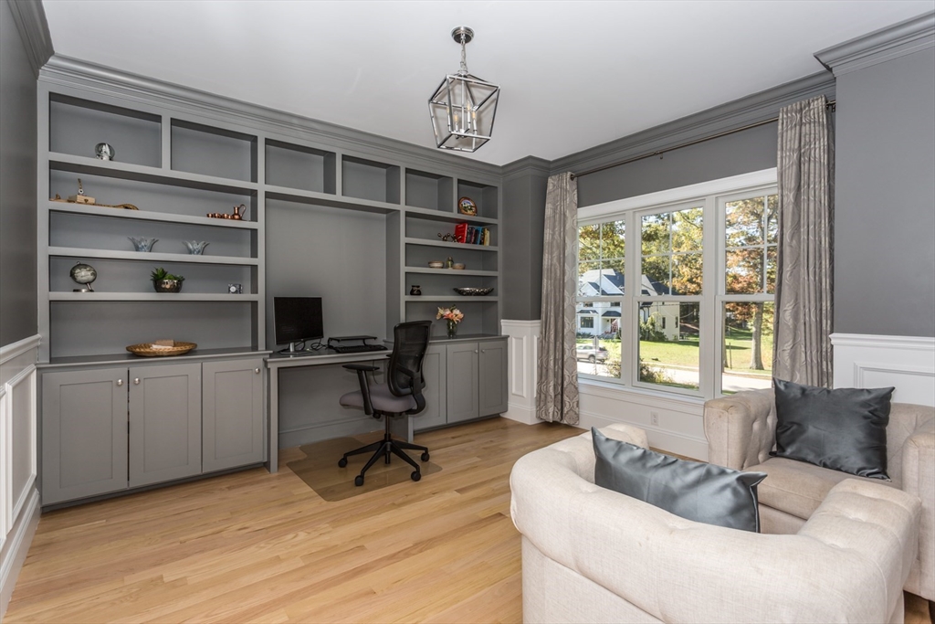 216 Oak Street Westwood, MA 02090 - Photo 10 of 37 a livingroom with a workspace