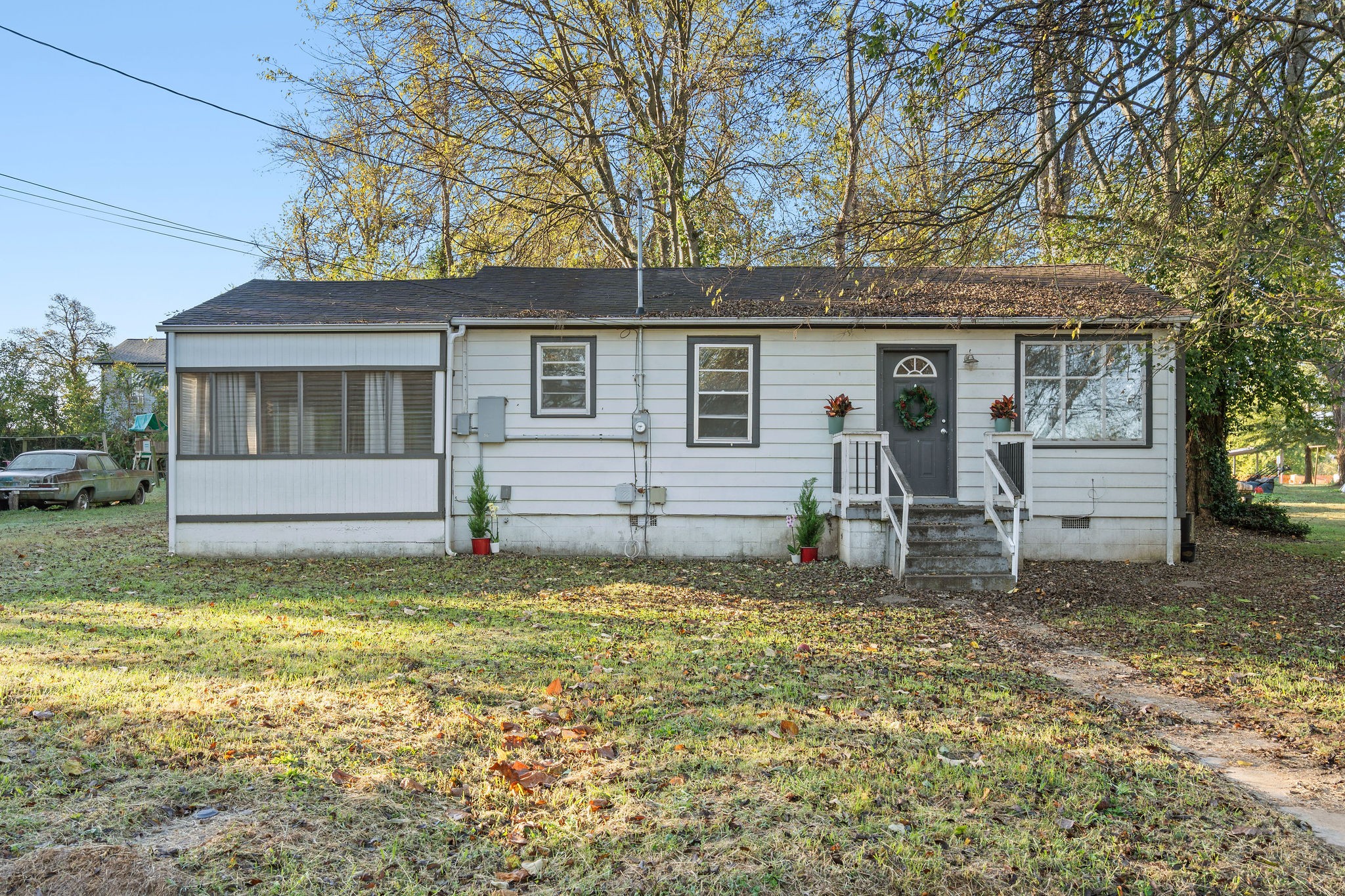 705 Pace Street Gallatin, TN 37066 - Photo 19 of 21 a house view with a garden space