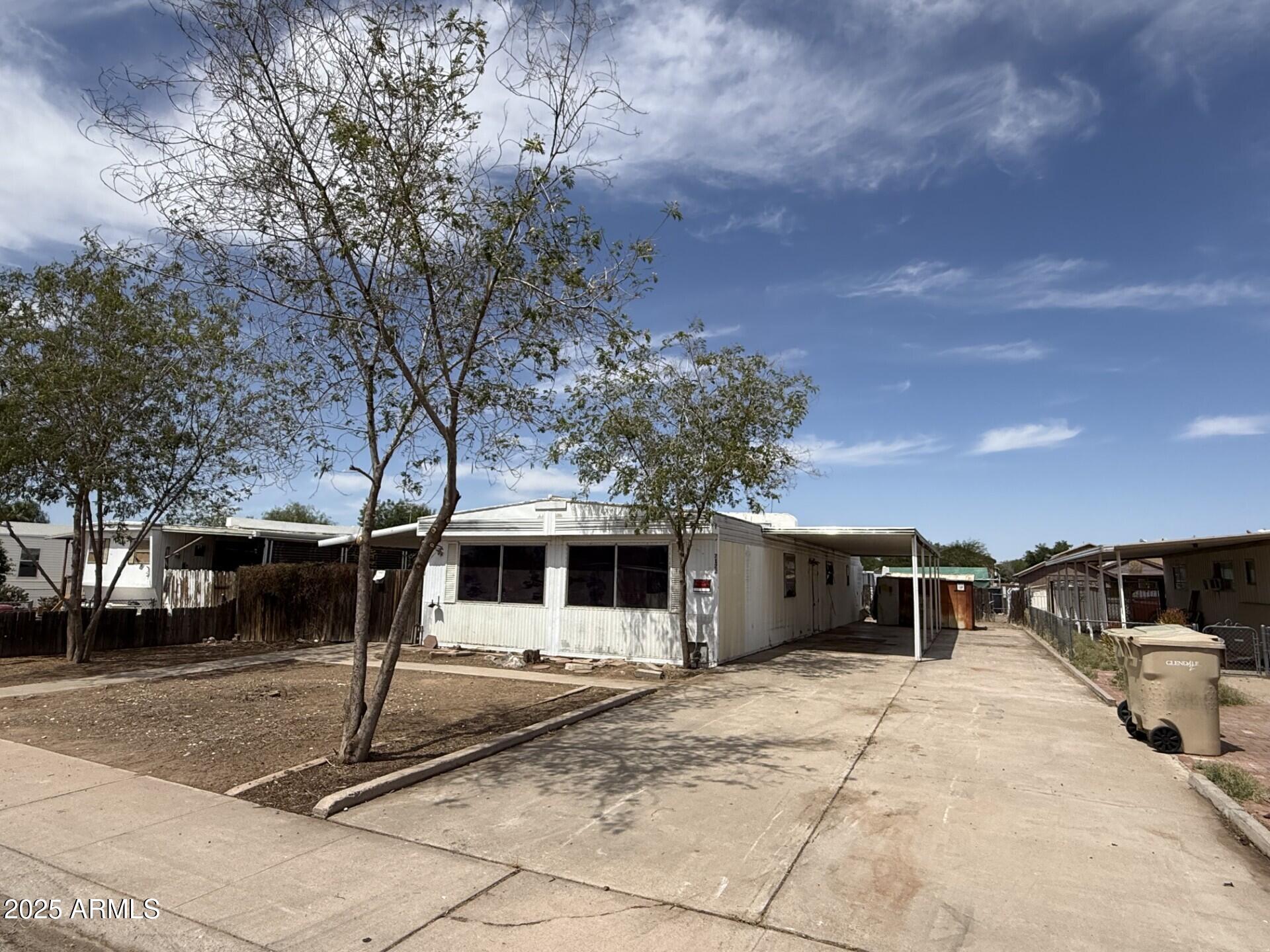 7122 North 68th Drive Glendale, AZ 85303 - Photo 2 of 6