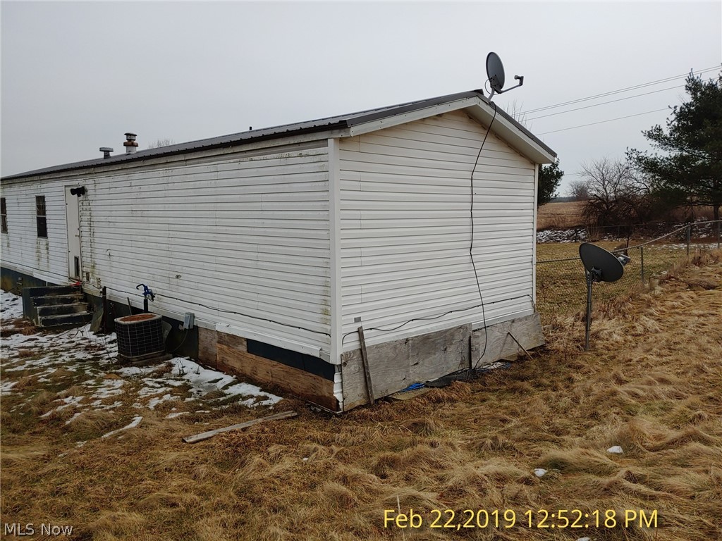 27557 Front Royal Road Walhonding, OH 43843 - Photo 3 of 15