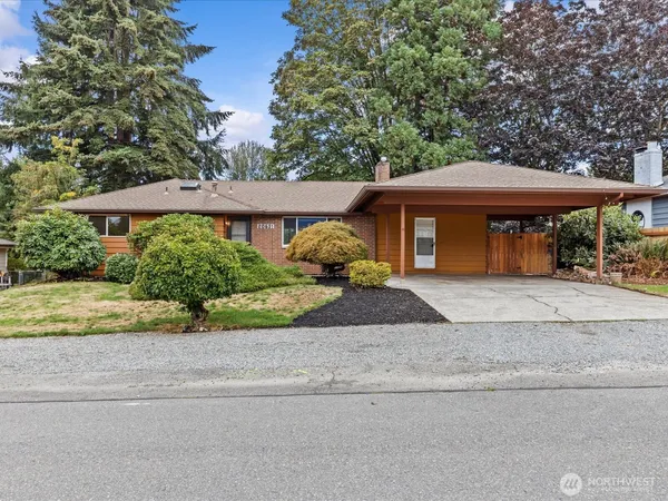 $699,950 | 20631 120th Avenue Southeast, Kent, WA 98031