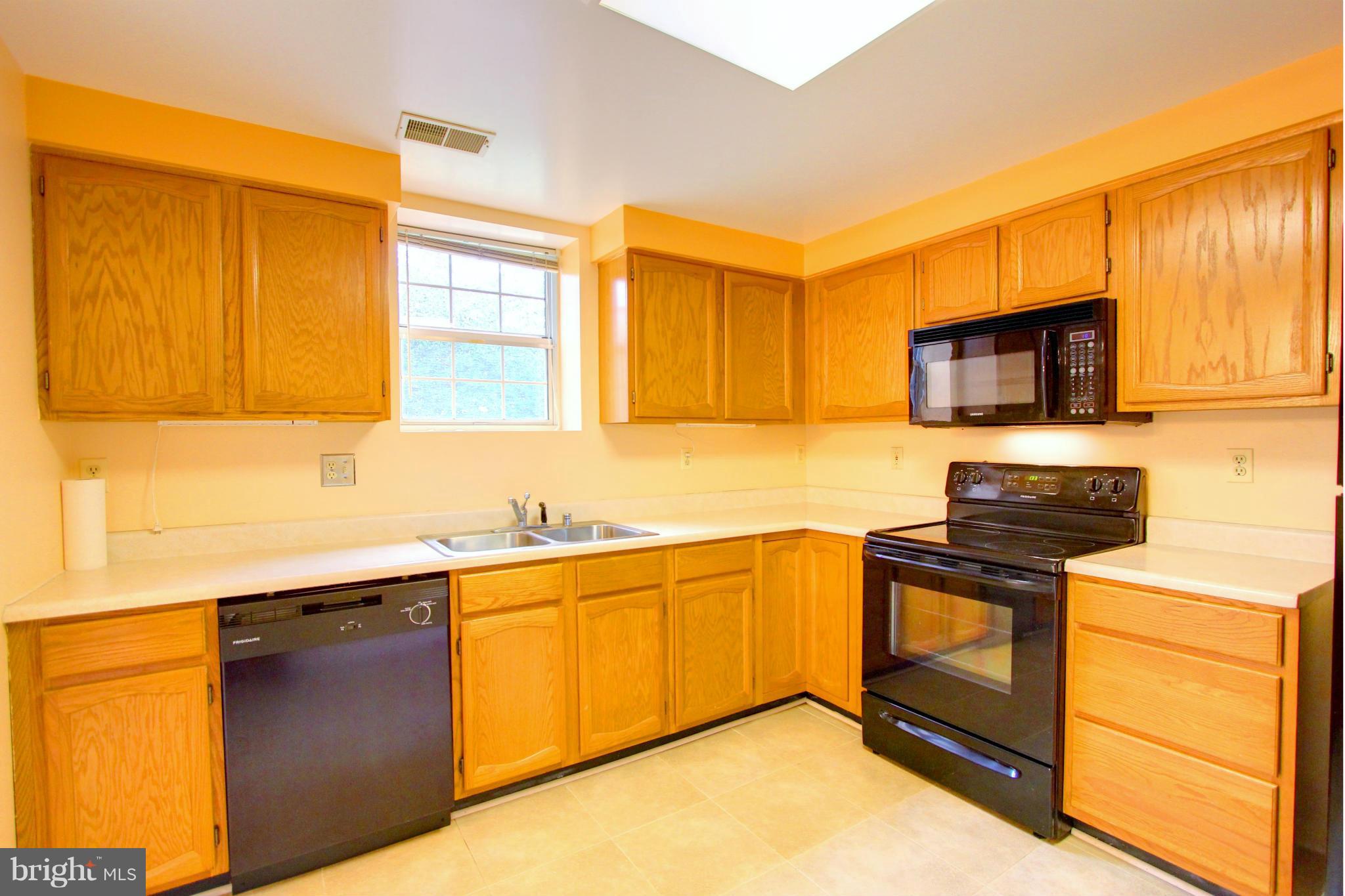 9411 North Laurel Road Laurel, MD 20723 - Photo 14 of 30 Kitchen