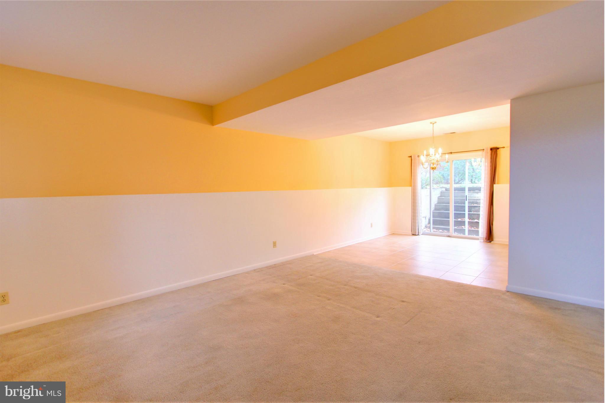 9411 North Laurel Road Laurel, MD 20723 - Photo 6 of 30 Living Room