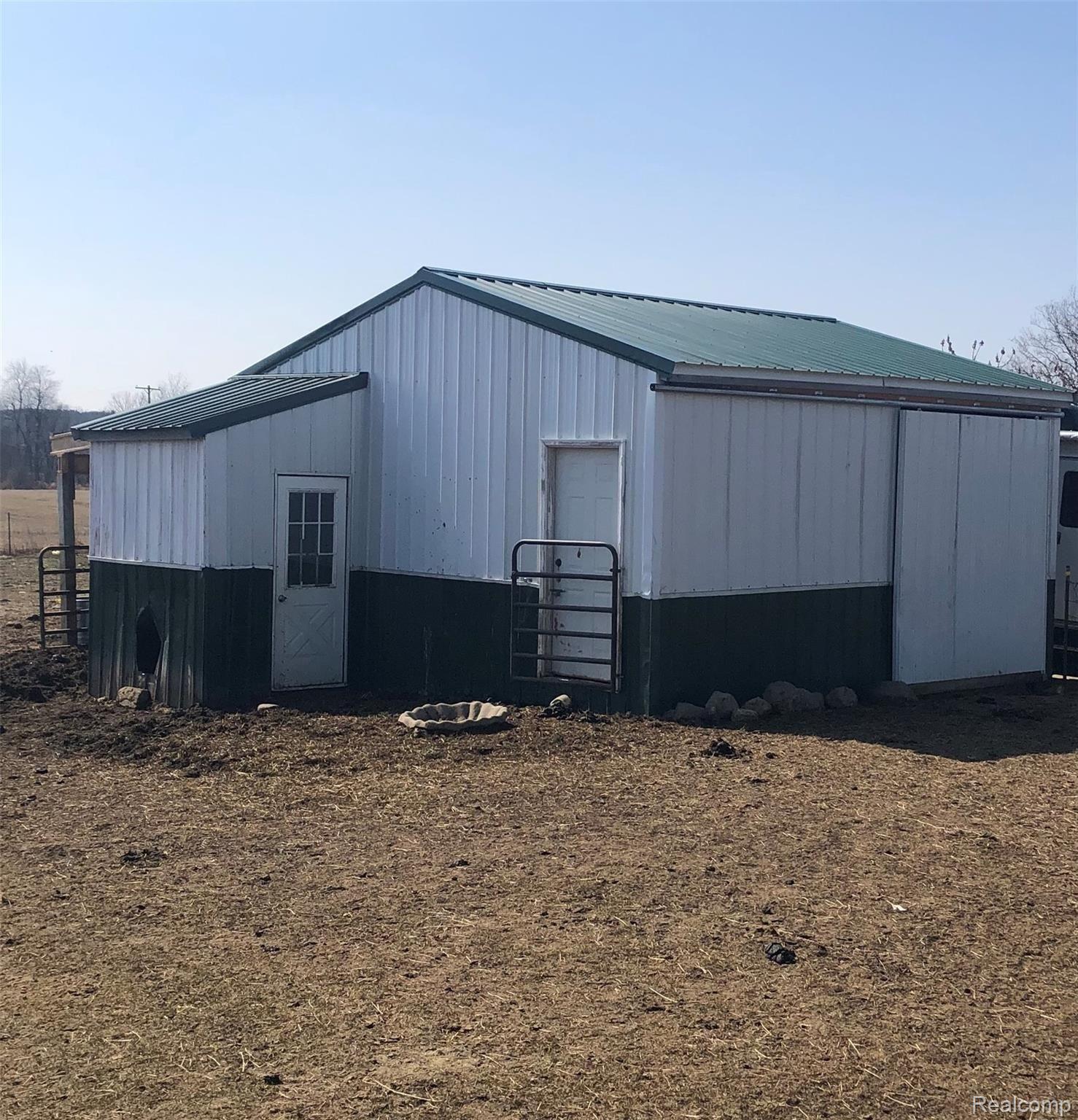3205 West Burnside Road Otter Lake, MI 48464 - Photo 4 of 25 Small Barn.jpg
