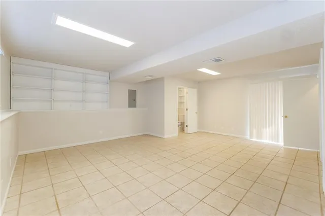 $2,095 | 403 East 9th Street, Kearney, MO 64060