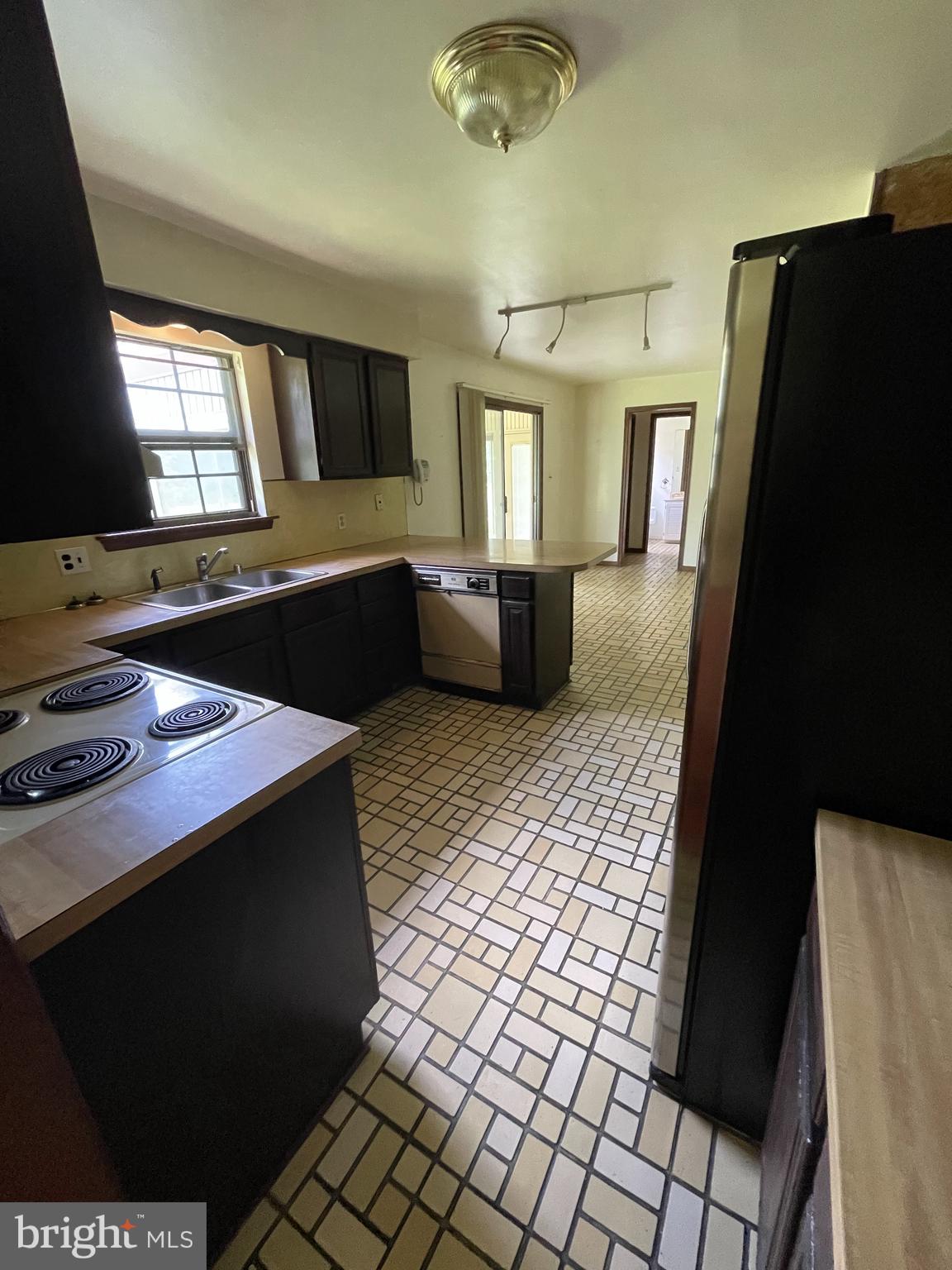 48 Quartz Mill Road Newark, DE 19711 - Photo 9 of 21 Kitchen