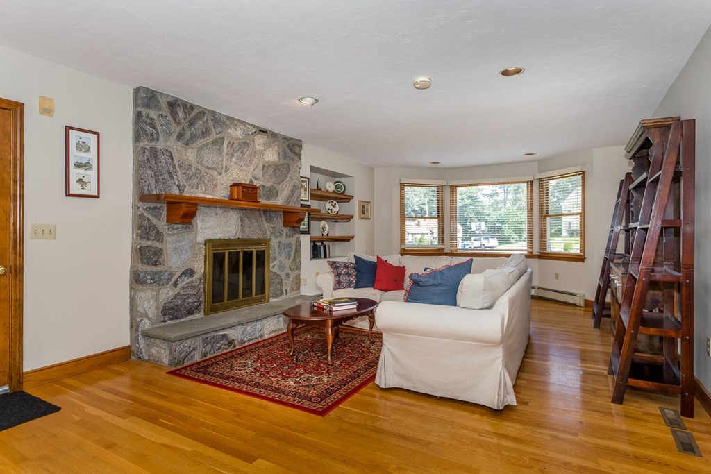 10 Nathaniel Way Canton, MA 02021 - Photo 6 of 34 Gallery Image 6
