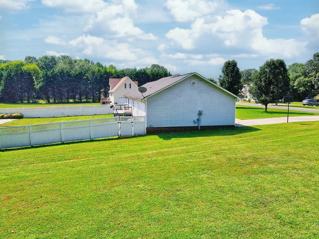 185 Riverside Drive Benton, TN 37307 - Photo 11 of 37