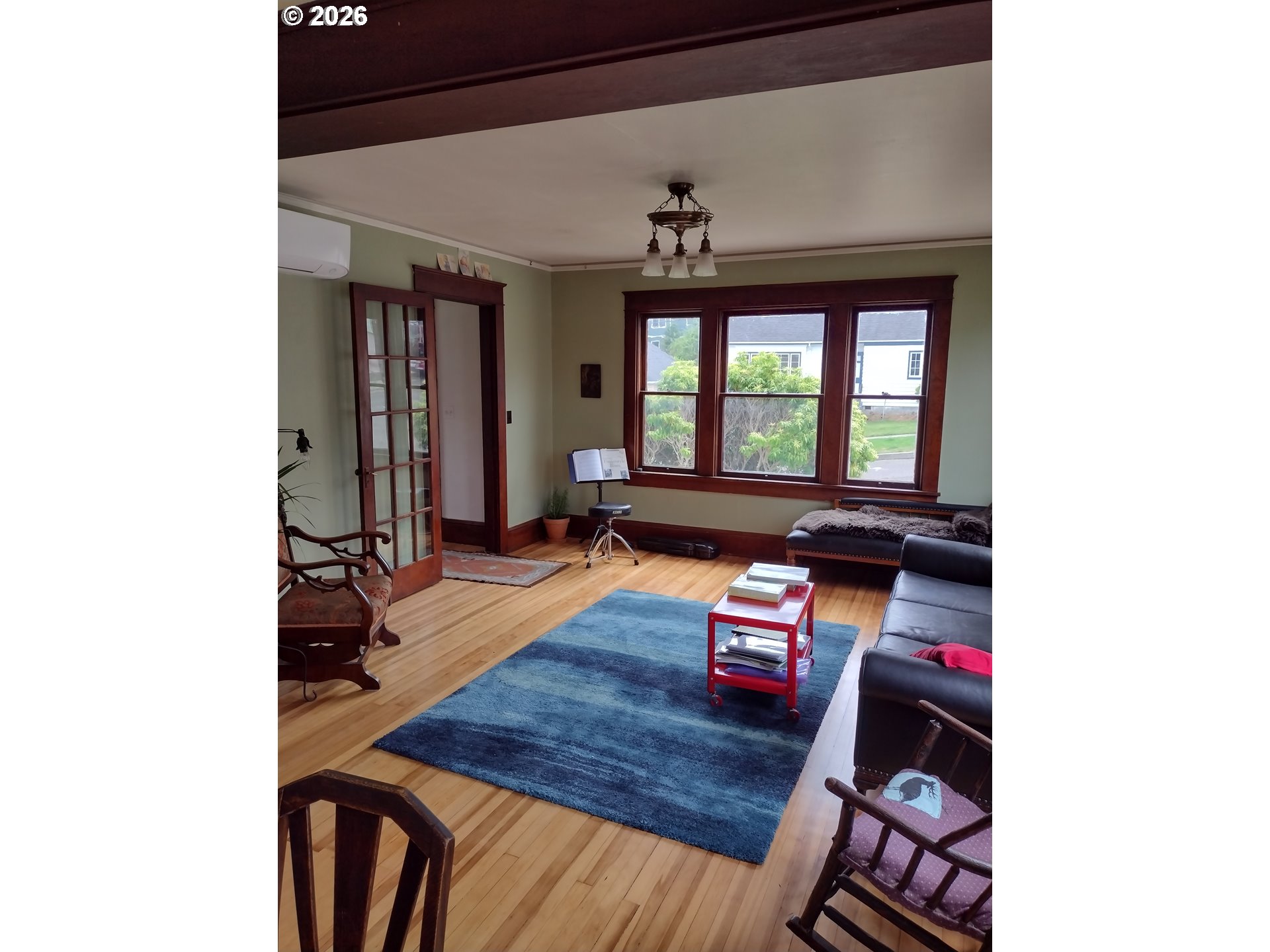 612 Harrison Avenue Astoria, OR 97103 - Photo 3 of 17 a living room with furniture and a window