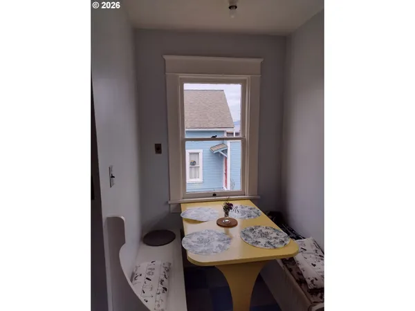$524,999 | 612 Harrison Avenue, Astoria, OR 97103