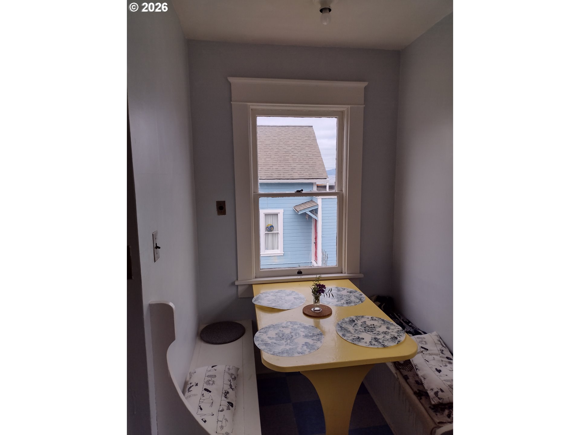 612 Harrison Avenue Astoria, OR 97103 - Photo 6 of 17 a view of a door in the house