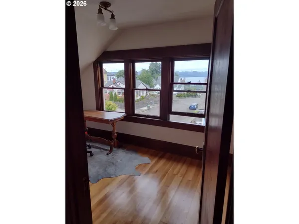$524,999 | 612 Harrison Avenue, Astoria, OR 97103