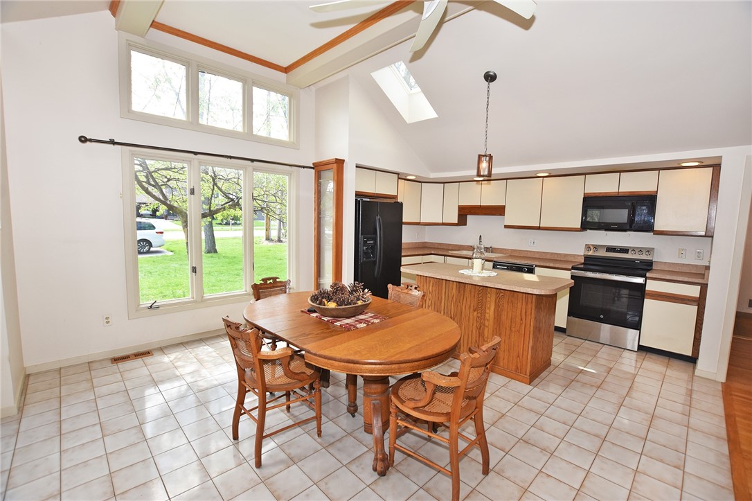 437 High St Extension Perinton, NY 14450 - Photo 5 of 24