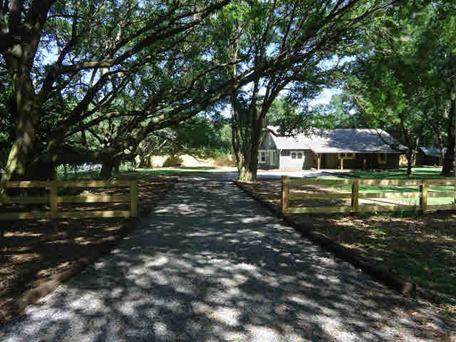 15788 Old Pierce Road Fairhope, AL 36532 - Photo 2 of 27 Driveway