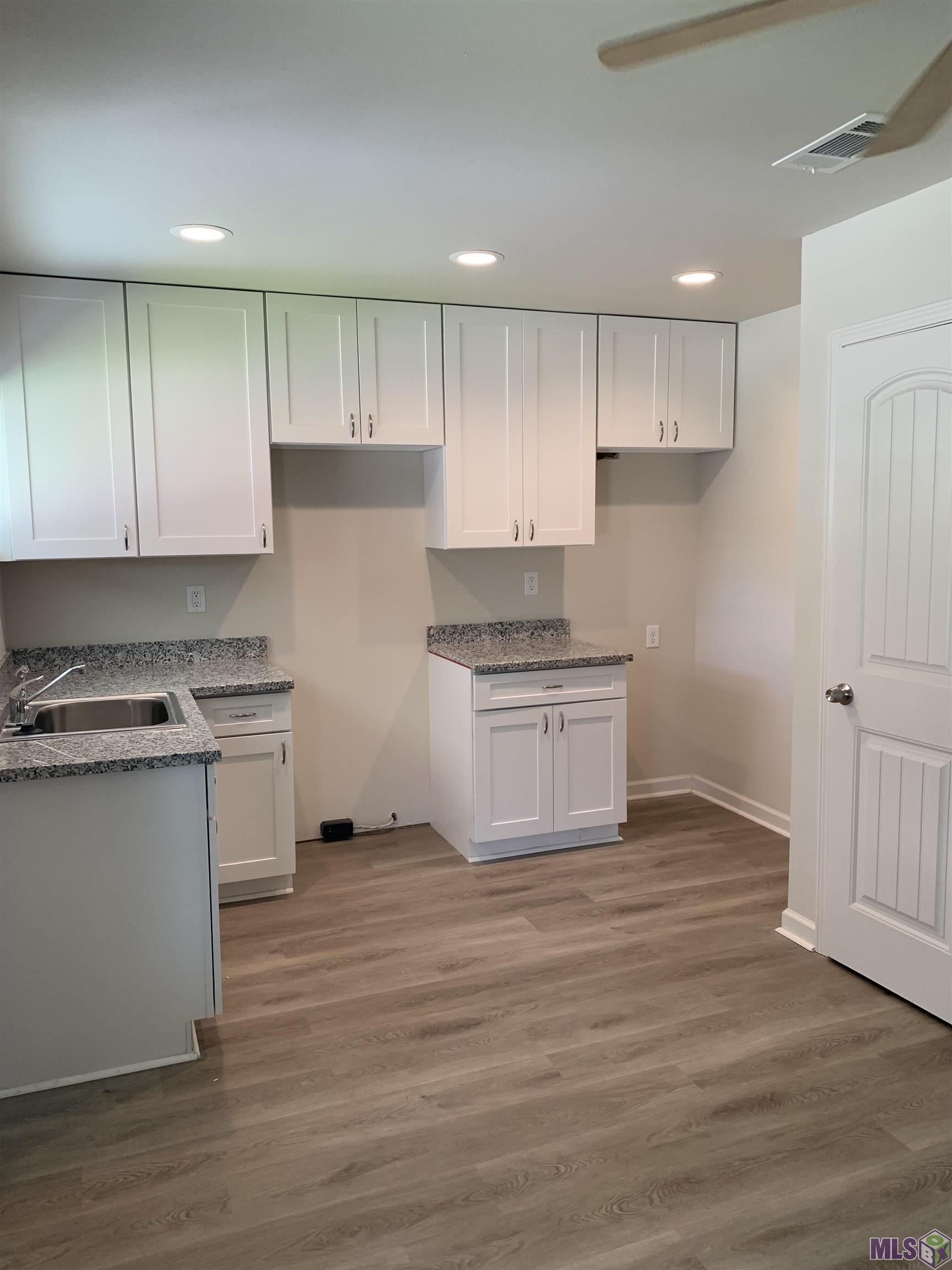 532 Live Oak Boulevard Baton Rouge, LA 70806 - Photo 4 of 11