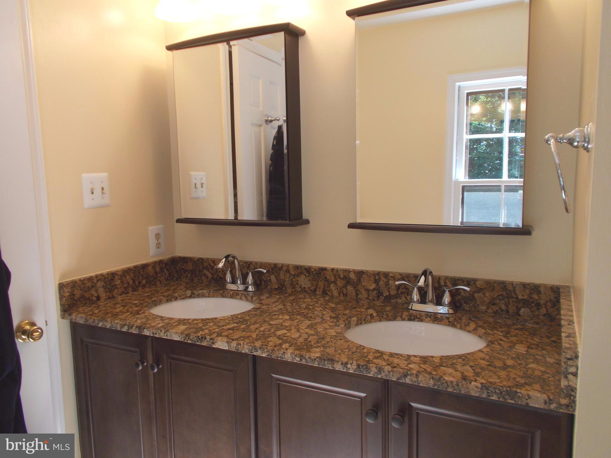 8034 Stillbrooke Road Manassas, VA 20112 - Photo 16 of 25 Bath