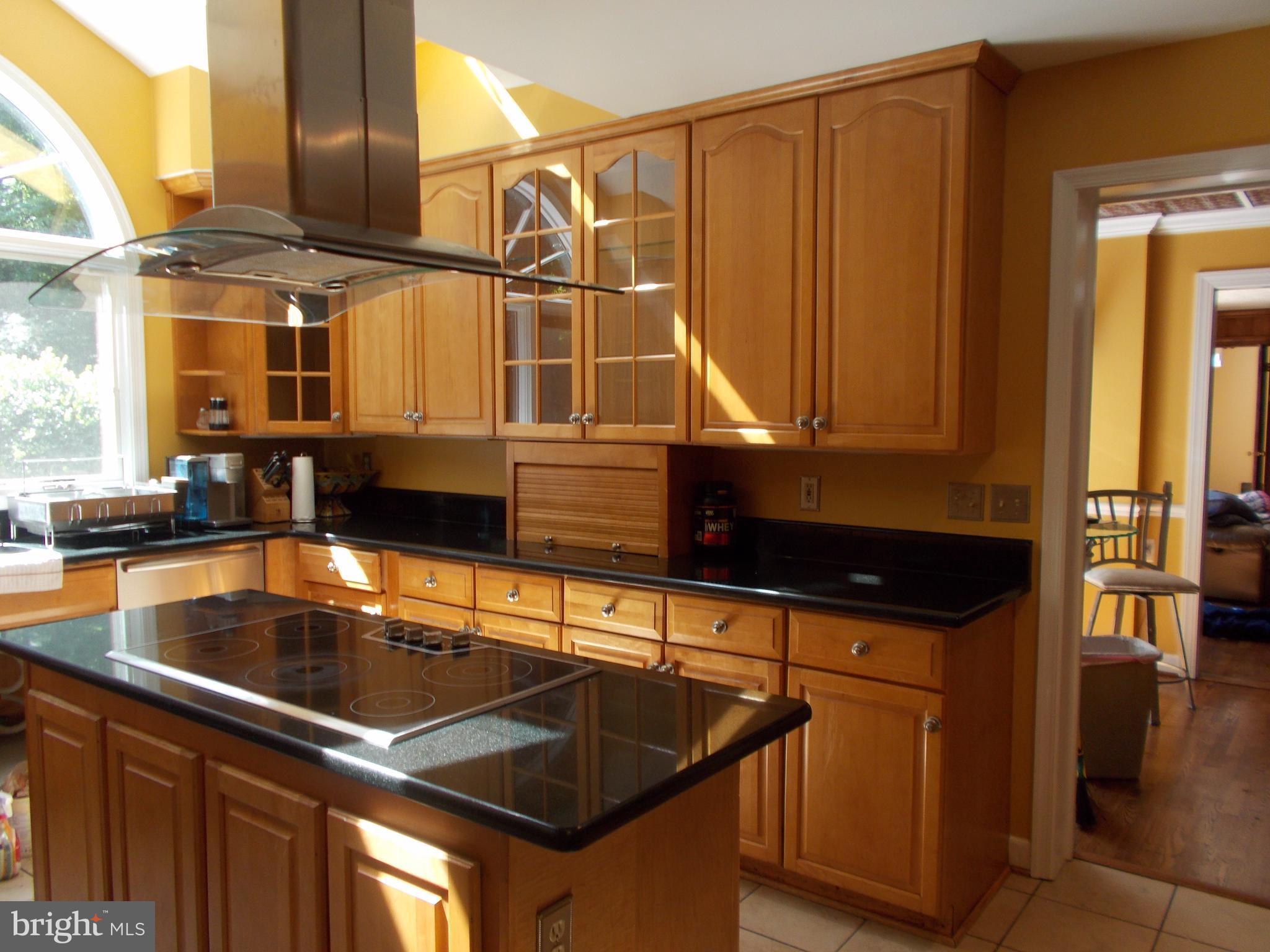 8034 Stillbrooke Road Manassas, VA 20112 - Photo 8 of 25 Kitchen