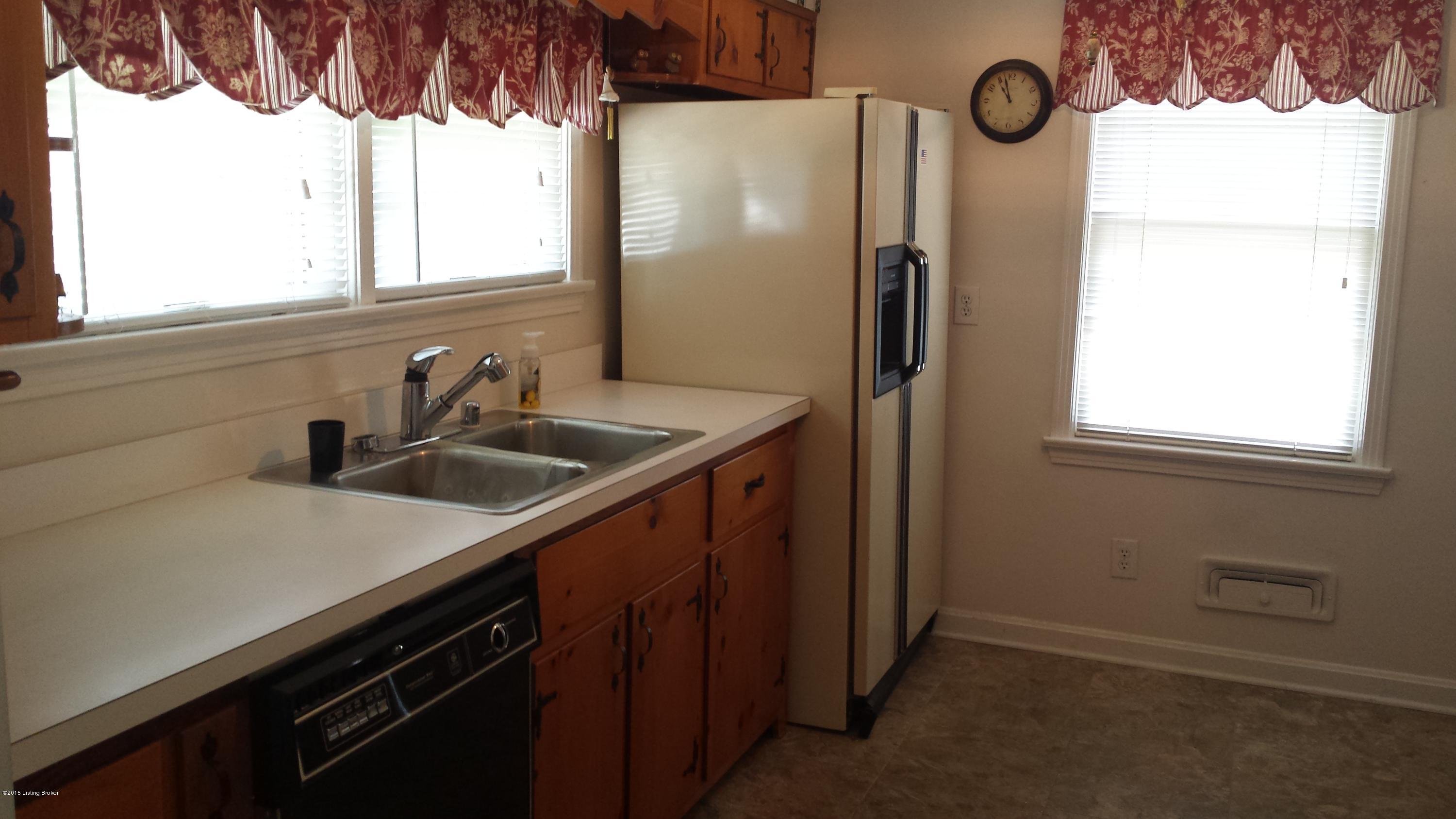 8281 Virginia Road Louisville, KY 40258 - Photo 36 of 40 20150422_141724