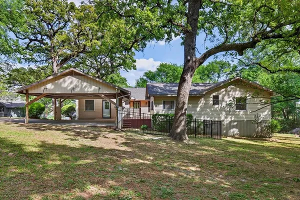 $350,000 | 102 Summerall Drive, Mabank, TX 75156