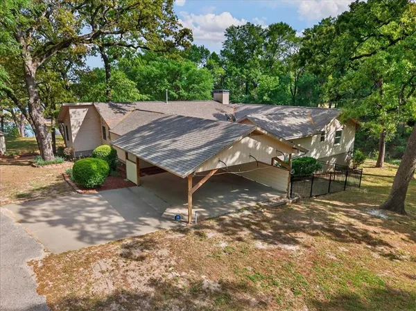 $350,000 | 102 Summerall Drive, Mabank, TX 75156