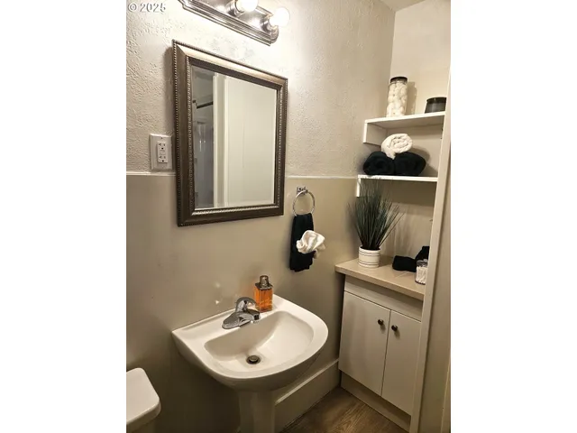 $210,000 | 201 East Burgen Street, Goldendale, WA 98620