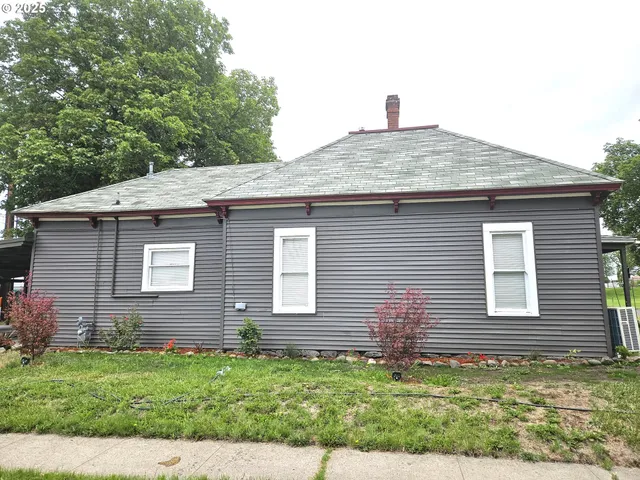 $210,000 | 201 East Burgen Street, Goldendale, WA 98620