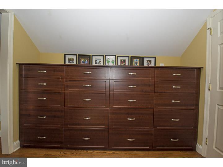 70 Kynlyn Road Radnor, PA 19087 - Photo 11 of 25 Master Bedroom