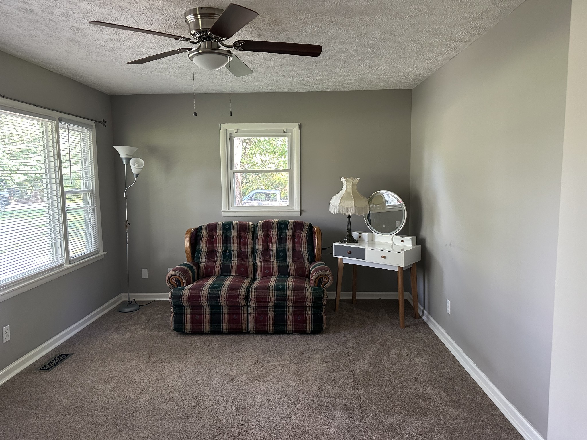 247 Petty Gap Road Woodbury, TN 37190 - Photo 10 of 23 a living room with furniture