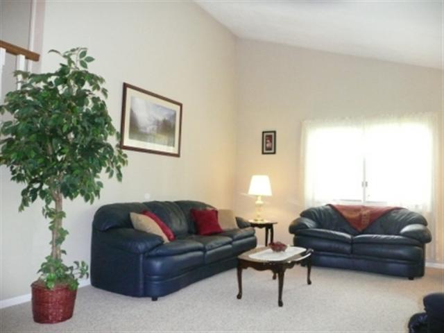6513 North Post Oak Road Peoria, IL 61615 - Photo 2 of 15 Gallery Image 2