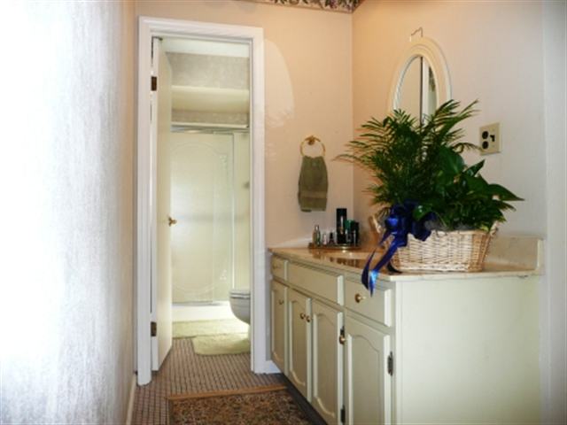 6513 North Post Oak Road Peoria, IL 61615 - Photo 12 of 15 Gallery Image 12