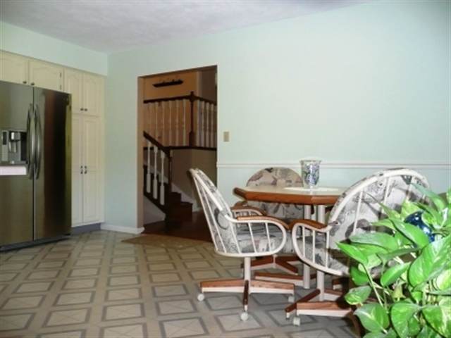 6513 North Post Oak Road Peoria, IL 61615 - Photo 5 of 15 Gallery Image 5