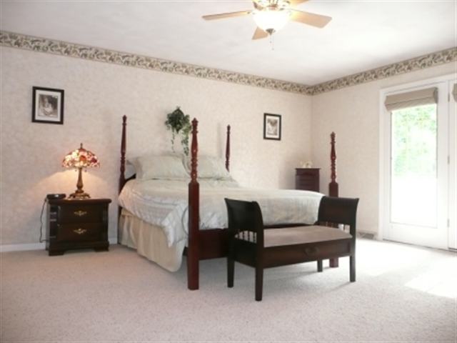 6513 North Post Oak Road Peoria, IL 61615 - Photo 6 of 15 Gallery Image 6