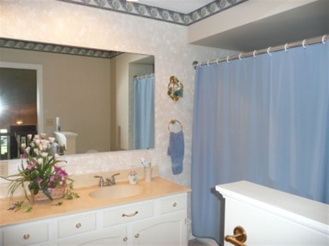 6513 North Post Oak Road Peoria, IL 61615 - Photo 7 of 15 Gallery Image 7
