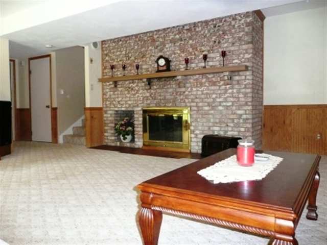 6513 North Post Oak Road Peoria, IL 61615 - Photo 10 of 15 Gallery Image 10