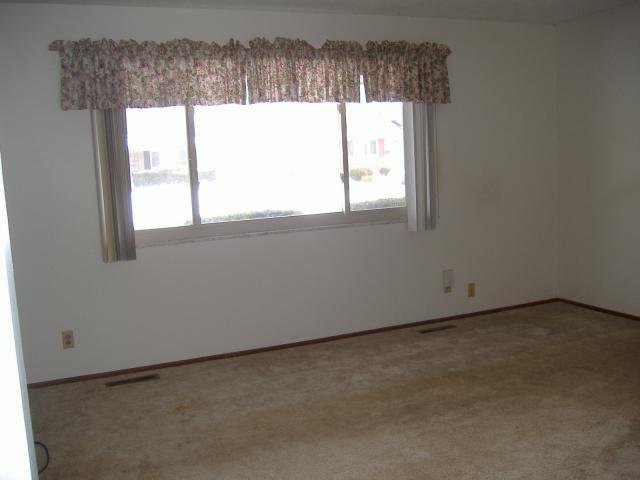4855 Manitoba Road Columbus, OH 43229 - Photo 3 of 5 Gallery Image 3