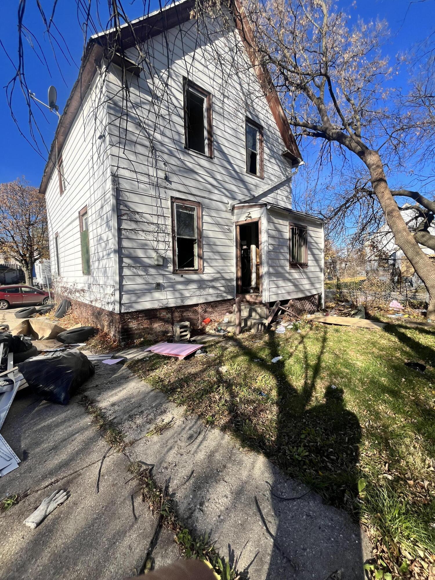 2832 North 14th Street Milwaukee, WI 53206 - Photo 3 of 12 photo nov 17 2023, 10 15 44 am