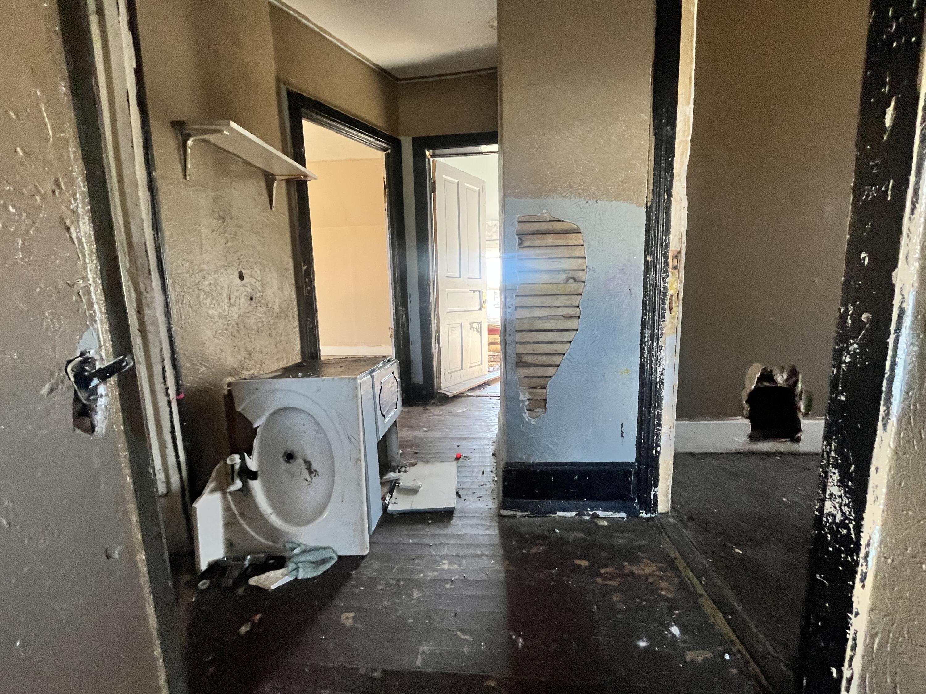 2832 North 14th Street Milwaukee, WI 53206 - Photo 9 of 12 photo nov 17 2023, 10 18 07 am