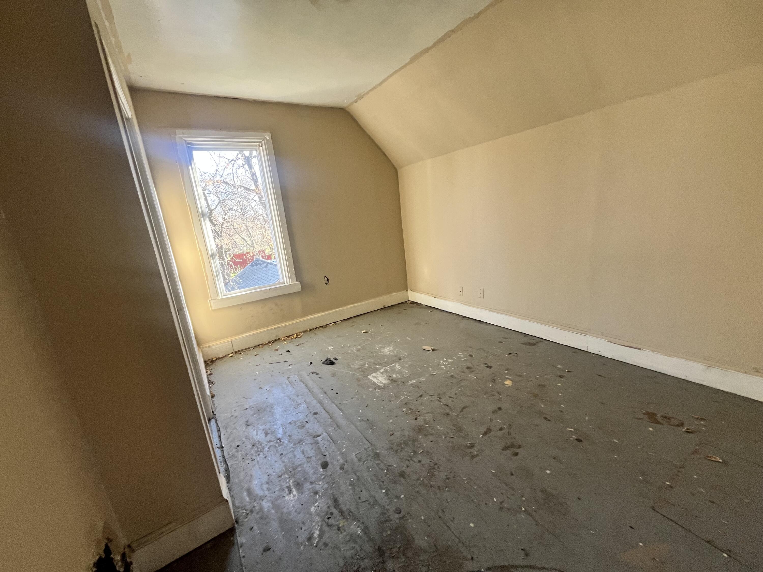 2832 North 14th Street Milwaukee, WI 53206 - Photo 10 of 12 photo nov 17 2023, 10 18 37 am