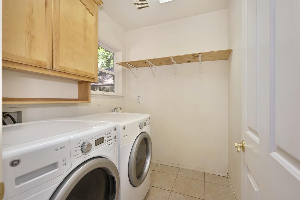 1861 Rubicon Road Georgetown, CA 95634 - Photo 24 of 68 a utility room with dryer and washer