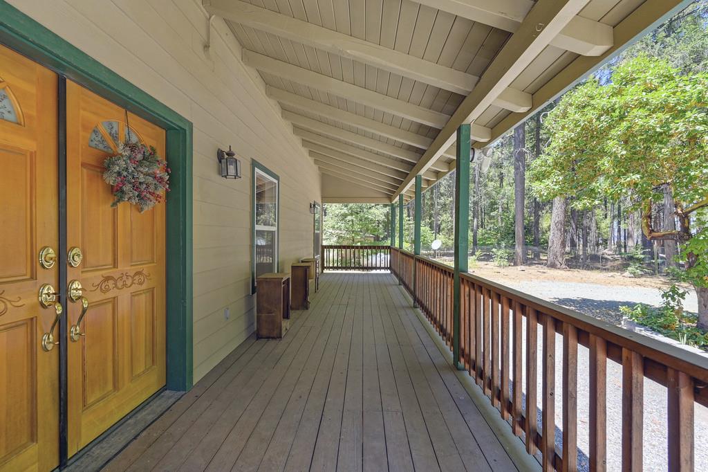 1861 Rubicon Road Georgetown, CA 95634 - Photo 9 of 68 a view of a hardwood