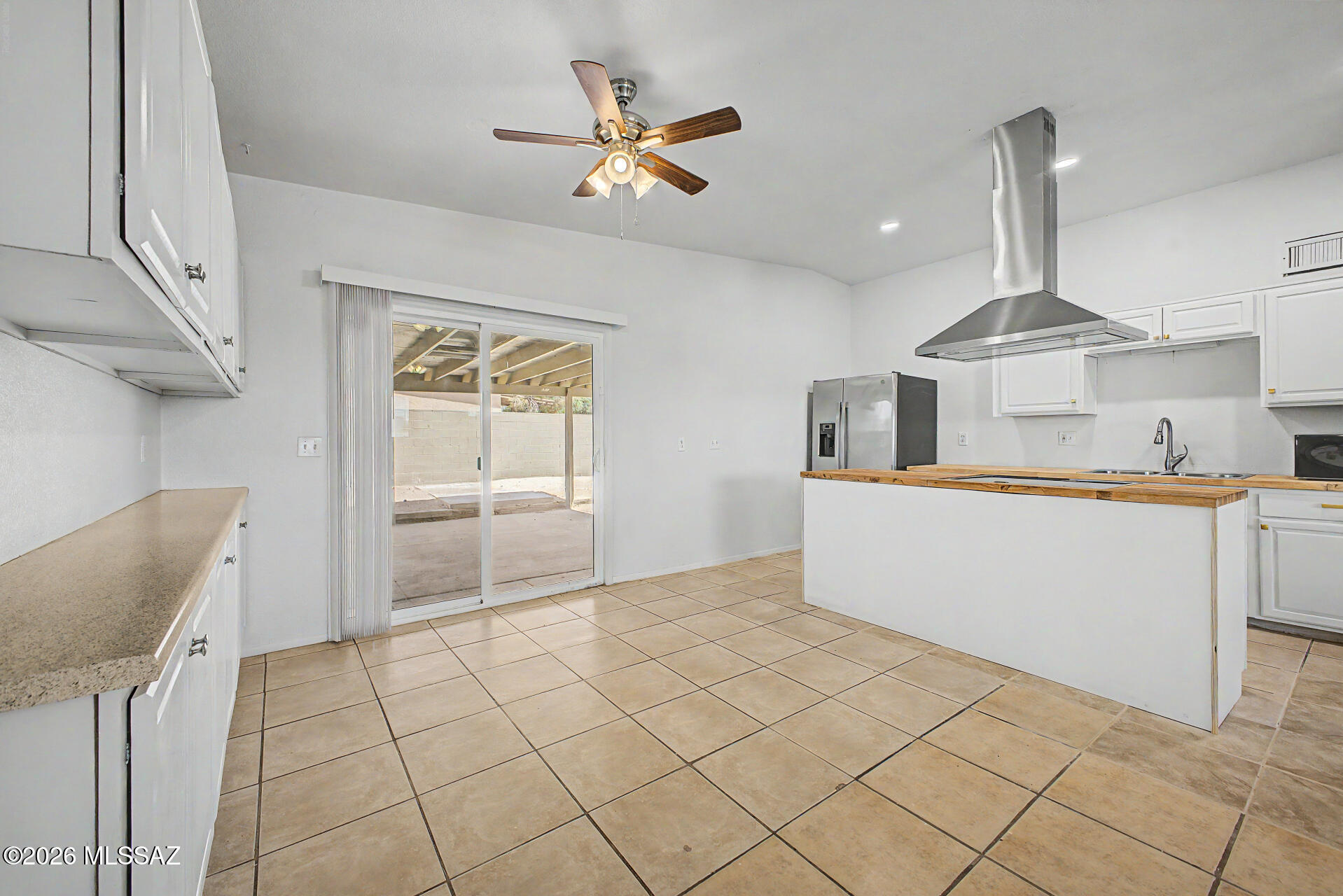 7460 North Oldfather Road Tucson, AZ 85741 - Photo 8 of 24 Kitchen