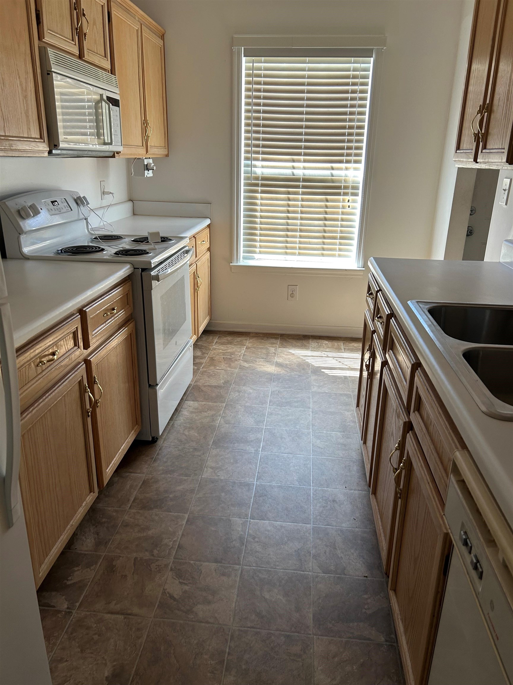 1122 Webber Way Spartanburg, SC 29307 - Photo 6 of 13