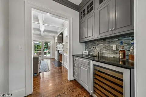 $3,295,000 | 20 Country Club Drive, Chatham, NJ 07928