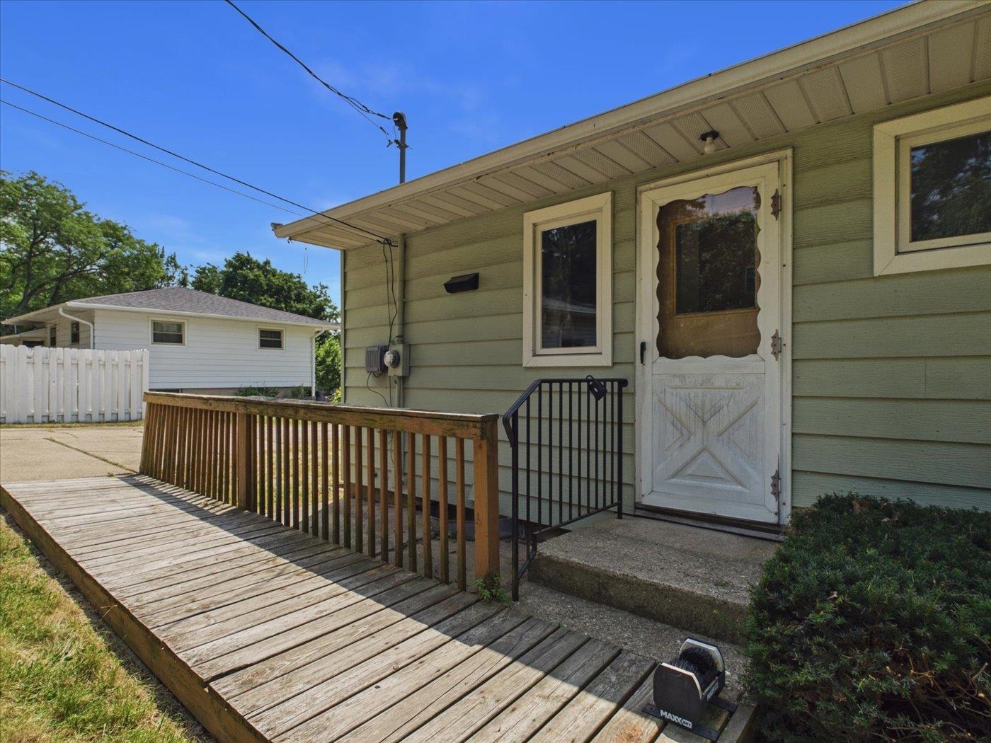 1710 Thackeray Road Madison, WI 53704 - Photo 33 of 45